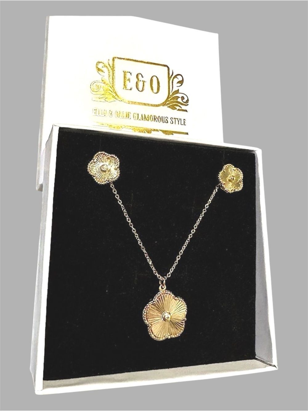 18 K GOLD PLATED LUCKY CLOVER EARRINGS AND NECKLACE SET WITH ACCENT DIAMOND